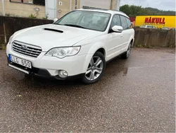 Vit Begagnad 2009 Subaru Outback SUV | 12 000 kr (Lite dyr)