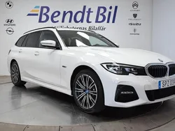 Vit Begagnad 2022 BMW 330e M Sport Kombi | 354 500 kr (Marknadspris)