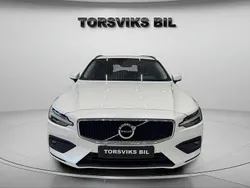 Vit Begagnad 2021 Volvo V60 Momentum Kombi | 329 900 kr (Lite dyr)