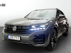 Grå (silizium grey metallic) Begagnad 2022 VW Touareg R-line SUV | 649 900 kr (Bra pris)