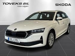 Vit (candy white) Ny 2025 Skoda Octavia Selection Kombi | 362 000 kr (Marknadspris)