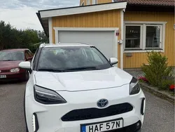 Vit Begagnad 2022 Toyota Yaris Cross Active SUV | 259 900 kr (Marknadspris)