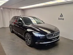 Svart Begagnad 2023 Volvo V90 Core Kombi | 429 000 kr (Marknadspris)