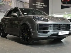 Grå Begagnad 2024 Porsche Cayenne SUV | 1 355 000 kr (Dyr)