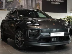 Grå Ny 2025 Porsche Macan SUV | 1 066 500 kr (Bra pris)