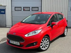 Röd Begagnad 2015 Ford Fiesta Titanium Halvkombi | 69 900 kr (Marknadspris)