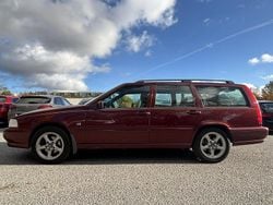 Röd Begagnad 2000 Volvo V70 Kombi | 35 000 kr (Dyr)