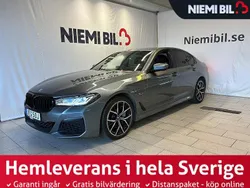 Blå Begagnad 2021 BMW 545e M Sport Sedan | 489 900 kr (Superpris)