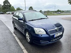 Blå Begagnad 2003 Toyota Avensis Kombi | 8 500 kr (Bra pris)