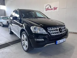 Svart Begagnad 2010 Mercedes ML350 SUV | 144 900 kr (Marknadspris)
