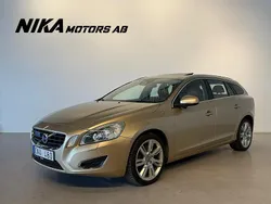 Ljusgul (gul) Begagnad 2010 Volvo V60 Summum Kombi | 114 900 kr (Marknadspris)