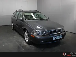Grå Begagnad 2003 Volvo V40 Kombi | 19 900 kr (Marknadspris)