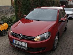 Röd Begagnad 2010 VW Golf VI Halvkombi | 41 000 kr (Marknadspris)