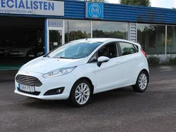 Vit (polarvit) Begagnad 2016 Ford Fiesta Titanium Halvkombi | 64 800 kr (Marknadspris)
