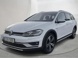 Vit Begagnad 2018 VW Golf VII Sedan | 180 000 kr (Marknadspris)