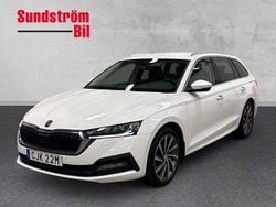 Vit Begagnad 2022 Skoda Octavia Kombi | 189 900 kr (Bra pris)