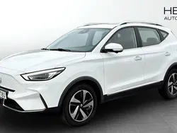 Vit (white) Begagnad 2022 MG ZS Luxury Sedan | 244 900 kr (Bra pris)