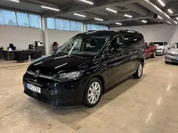 Svart Begagnad 2021 VW Caddy Maxi Life Minibuss | 359 900 kr