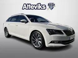 Vit Begagnad 2018 Skoda Superb LAURIN & KLEMENT Kombi | 234 900 kr (Marknadspris)