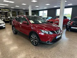Röd Begagnad 2016 Nissan Qashqai 360º SUV | 159 900 kr (Marknadspris)