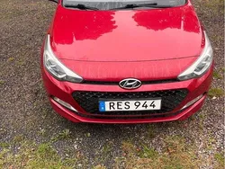 Röd Begagnad 2016 Hyundai i20 Halvkombi | 95 000 kr (Marknadspris)