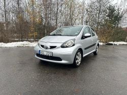 Silver Begagnad 2008 Toyota Aygo Halvkombi | 35 000 kr (Marknadspris)