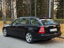Svart Begagnad 2004 Mercedes C180 Kombi | 24 000 kr (Marknadspris)