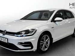 Silver Begagnad 2018 VW Golf VII R-line Halvkombi | 194 900 kr (Marknadspris)