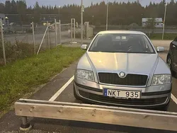 Silver Begagnad 2007 Skoda Octavia Halvkombi | 36 000 kr (Marknadspris)