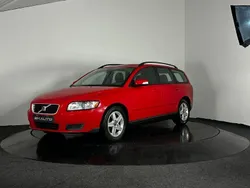 Röd Begagnad 2008 Volvo V50 Kinetic Kombi | 49 900 kr (Marknadspris)