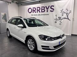 Vit Begagnad 2017 VW Golf VII Kombi | 119 000 kr (Marknadspris)