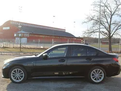 Svart Begagnad 2020 BMW 330e M Sport Sedan | 369 800 kr (Dyr)
