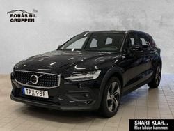 Svart Begagnad 2024 Volvo V60 CC Plus Kombi | 449 000 kr (Bra pris)