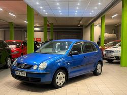 Blå Begagnad 2003 VW Polo Basis Halvkombi | 24 900 kr (Marknadspris)