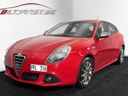 Röd Begagnad 2013 Alfa Romeo Giulietta Halvkombi | 89 900 kr (Dyr)