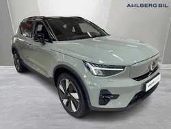 Grön Begagnad 2023 Volvo XC40 Plus SUV | 469 500 kr (Marknadspris)