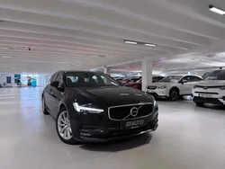 Svart Begagnad 2019 Volvo V90 Momentum Kombi | 279 900 kr (Marknadspris)