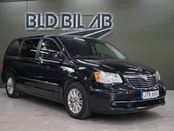 Svart Begagnad 2012 Lancia Voyager Minibuss | 64 900 kr (Marknadspris)