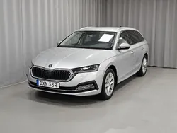 Silver Begagnad 2023 Skoda Octavia Style Kombi | 269 700 kr (Marknadspris)