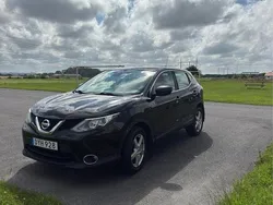 Svart Begagnad 2014 Nissan Qashqai SUV | 74 000 kr (Bra pris)