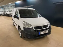 Vit Begagnad 2017 Peugeot Partner Minibuss | 99 000 kr (Marknadspris)