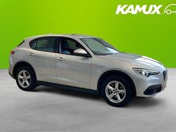 Silver/grå Begagnad 2017 Alfa Romeo Stelvio Super SUV | 219 900 kr (Marknadspris)