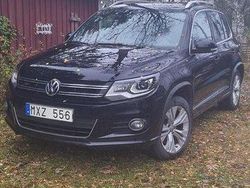 Svart Begagnad 2013 VW Tiguan R-line SUV | 130 000 kr (Marknadspris)