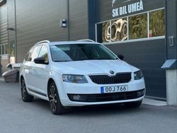 Vit Begagnad 2016 Skoda Octavia SportLine Kombi | 144 900 kr (Marknadspris)