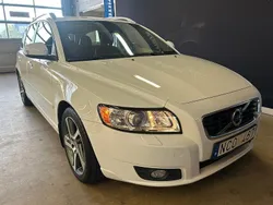 Vit Begagnad 2011 Volvo V50 Momentum Kombi | 78 900 kr (Dyr)