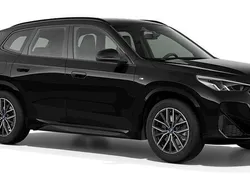 Svart (black sapphire metallic) Ny 2025 BMW X1 Shadowline SUV | 638 100 kr (Marknadspris)