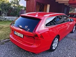 Röd Begagnad 2018 Volvo V90 Momentum Kombi | 220 000 kr (Marknadspris)