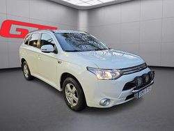 Vit Begagnad 2014 Mitsubishi Outlander P-HEV SUV | 147 900 kr (Marknadspris)