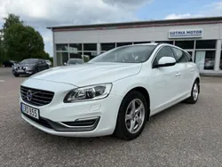 Vit Begagnad 2015 Volvo V60 Momentum Kombi | 122 900 kr (Bra pris)