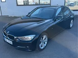 Svart Begagnad 2012 BMW 320 Sport Line Sedan | 109 900 kr (Marknadspris)